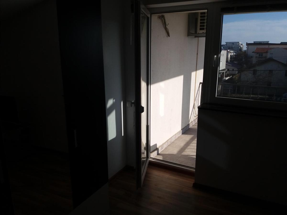 Kamino Mamaia Nord Apartment นาโวดาริ ภายนอก รูปภาพ